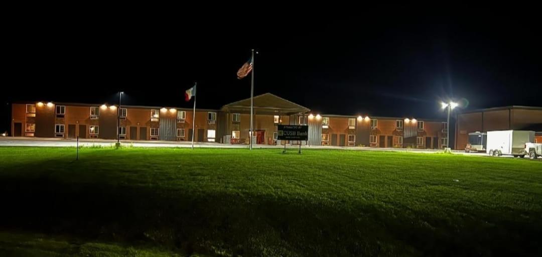 Red Fox Inn And Suites Waverly Εξωτερικό φωτογραφία