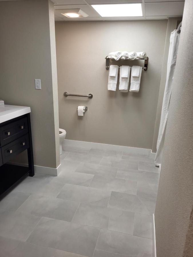 Red Fox Inn And Suites Waverly Εξωτερικό φωτογραφία